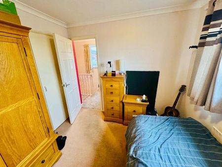 3 bedroom terraced house to rent - Photo 4