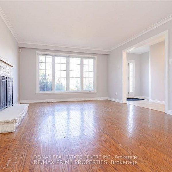 For Lease - 492 Pinegrove Road, Oakville, Ontario - Photo 1