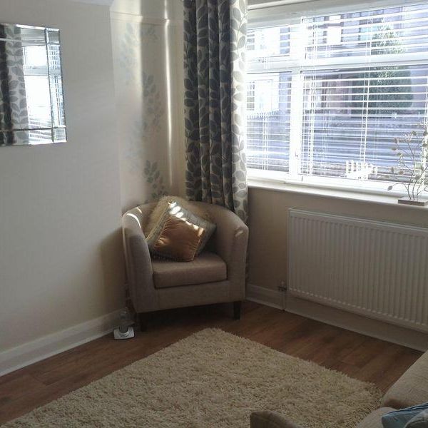 3 bedroom semi-detached house to rent - Photo 1