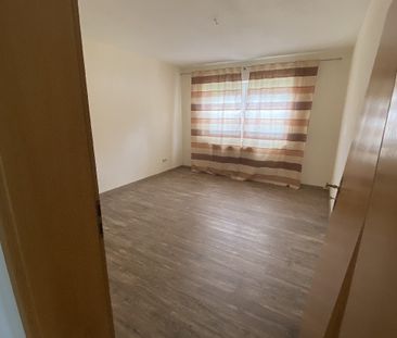 Günstige 2-Zimmer-Wohnung mit Einbauküche - Photo 5