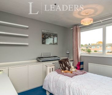 3 bedroom house to rent Mallard Way, Great Cornard, Sudbury, CO10 - Photo 3