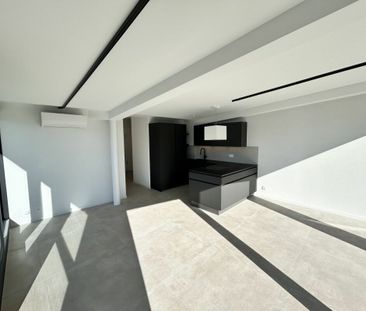 New 3.5-room apartment with balcony and spectacular views of the la... - Photo 4