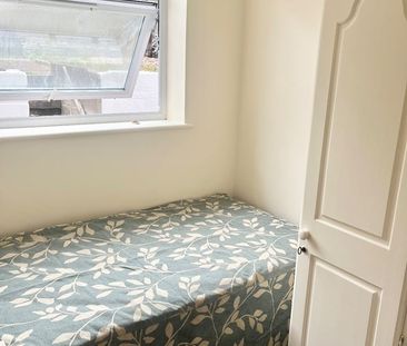 2 Bed Flat, Muller Road, BS7 - Photo 2
