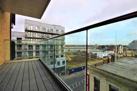 3 bedroom apartment to rent - Photo 2