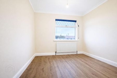 58 Hawthorn Avenue, Carrickfergus, BT38 8EQ - Photo 3