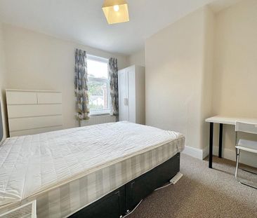 4 bedroom terraced house to rent - Photo 1