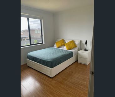 Furnished one Bed Room for lease, Close Marsden business Park, IKEA... - Photo 5