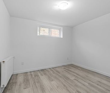 For Lease - 2507 Eglinton Avenue Unit# 307, Toronto, Ontario - Photo 2