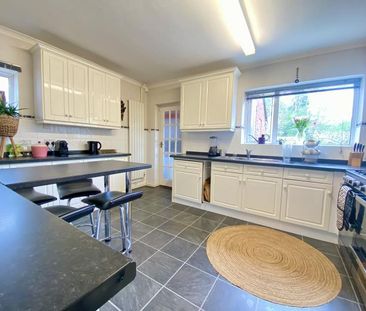 4 bedroom detached house to rent - Photo 6