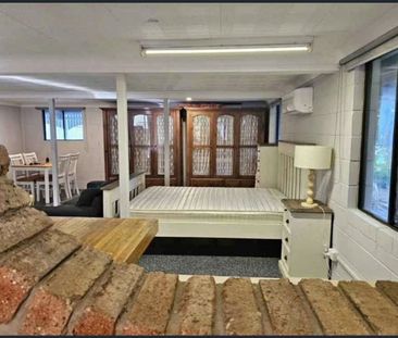 Fully Self-Contained Studio – Silkstone - Photo 2