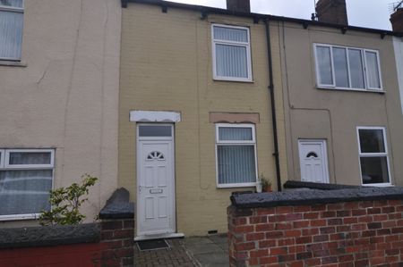 2 bed Terraced - To Let - Photo 3