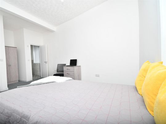 1 bed house share to rent in Ribblesdale Street, Burnley, BB10 - Photo 1