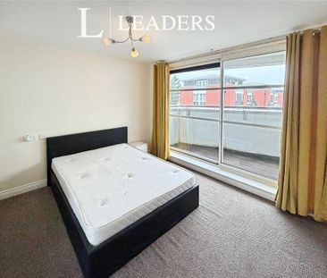 2 bedroom flat to rent - Photo 4