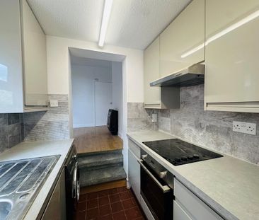2 bedroom terraced house to rent - Photo 4