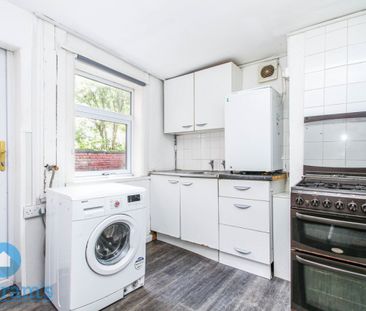 5 bed Semi-Detached House for Rent - Photo 3