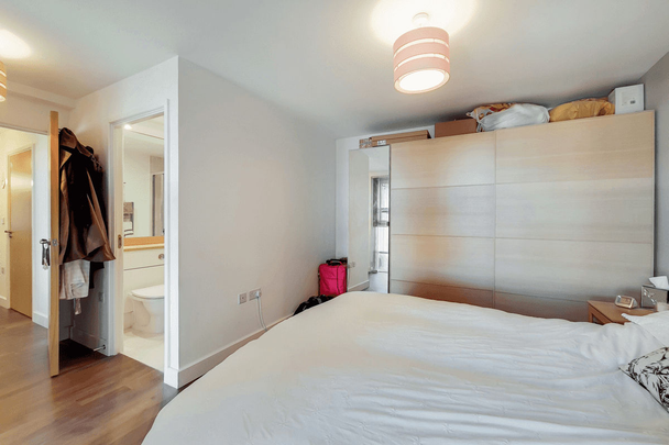 Roseberry Place, London, E8 - Photo 1