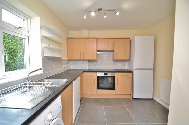 4 bedroom semi-detached house to rent - Photo 1