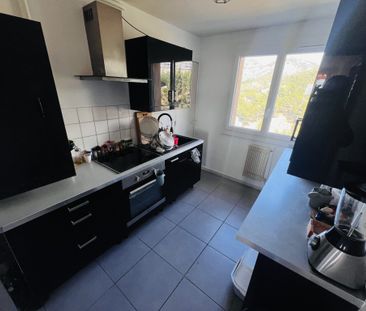 Location Appartement 3 pièces 55m² MARSEILLE 9ème - Photo 4