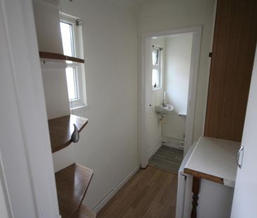 3 bedroom end of terrace house to rent - Photo 4