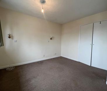 2 bedroom end of terrace house to rent - Photo 5