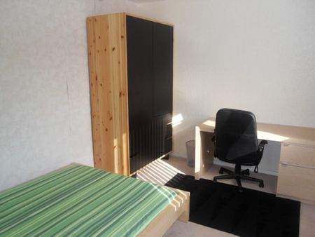 5 Bed Terraced House, Prior Deram Walk, CV4 - Photo 2