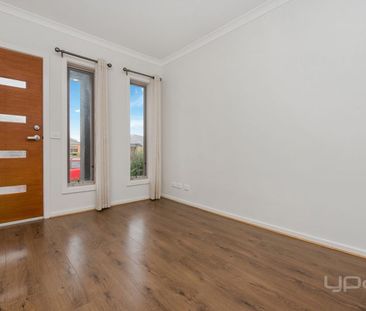 Good Location! - Photo 1