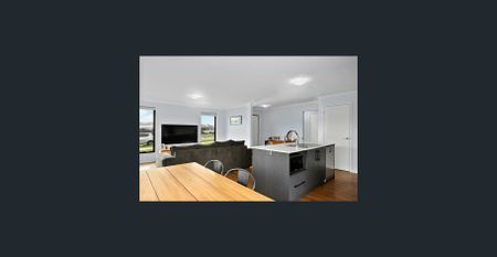 Modern Home, Great Location - Photo 3