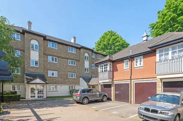 Selhurst Close, London, SW19 ground floor flat to rent - Photo 1