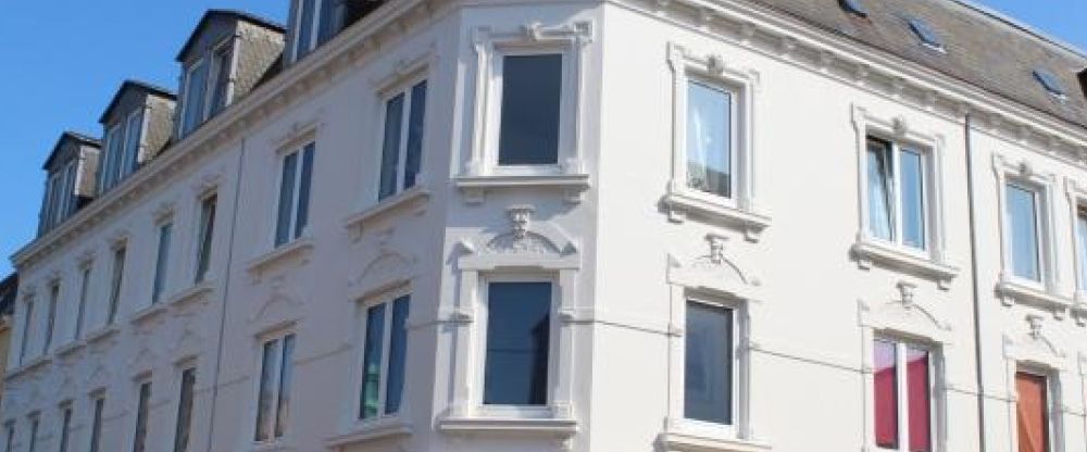 FLENSBURG - NÄHE HAFEN UND ZENTRUM, SEHR GROßE 4 ZIMMER ALTBAUWOHNUNG - Photo 1