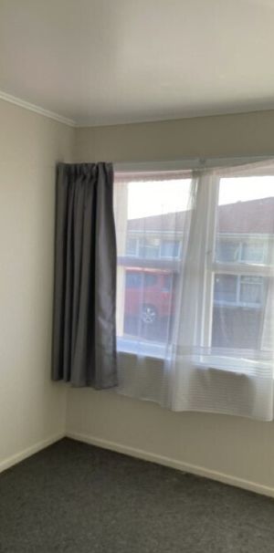 Welcome to your cozy unit in the heart of Hillcrest, Hamilton! - Photo 1