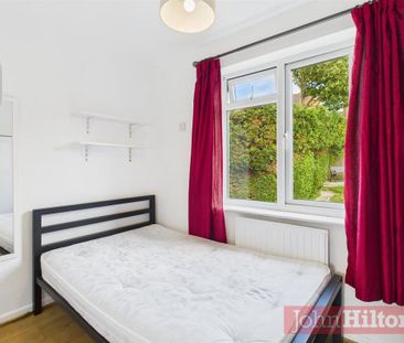 4 bedroom semi-detached house to rent - Photo 2