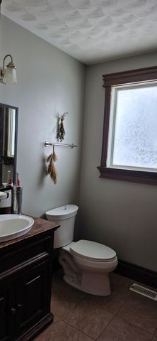 For Lease - 9 Conder Drive Unit# 2, Oro-Medonte, Ontario - Photo 2