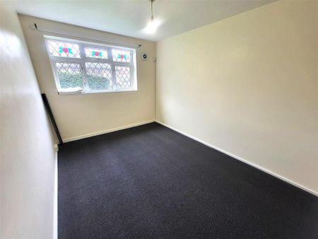 2 bedroom ground floor flat to rent - Photo 4