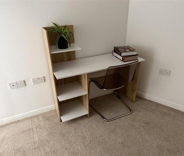 3 bedroom flat to rent - Photo 4