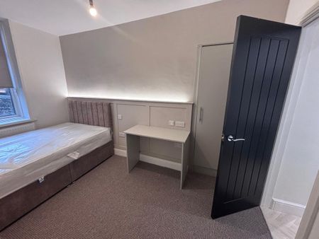 6 bedroom house of multiple occupation to rent - Photo 5