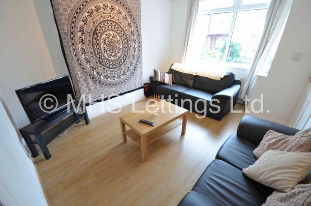 2 Bedroom Mid Terraced House for rent in Park View Avenue - Photo 1