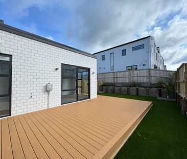 Brand New Family Home in Central Hobsonville - Photo 6