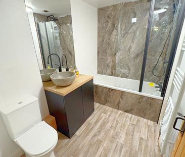 2 bedroom end of terrace house to rent - Photo 5