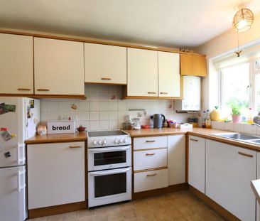 3 bedroom semi-detached house to rent - Photo 6