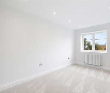 5 bedroom detached house to rent - Photo 3