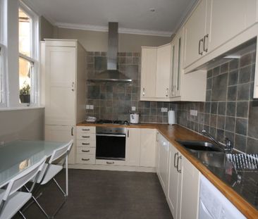 Woodside Crescent, Upper Flat Glasgow, G3 7UL - Photo 1