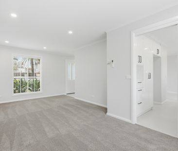 Stylish, Light-Filled Townhouse in Prime Patterson Lakes Location - Photo 2