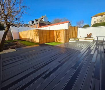 3 bedroom apartment to rent - Photo 6