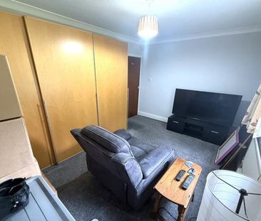 2 Bedroom Apartment To Let - Photo 6