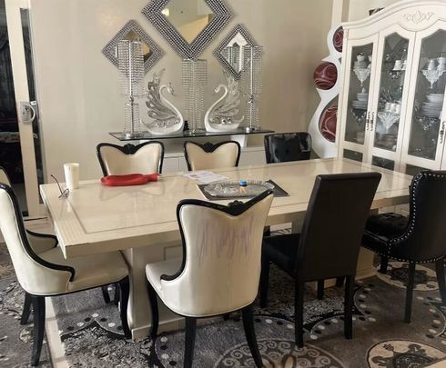 Cranbourne - Photo 1