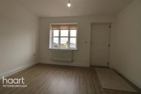 2 bedroom semi-detached house to rent - Photo 2