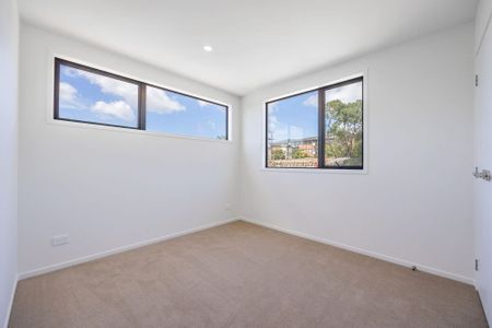 NEW LYNN, 3 BEDROOMS - Photo 4