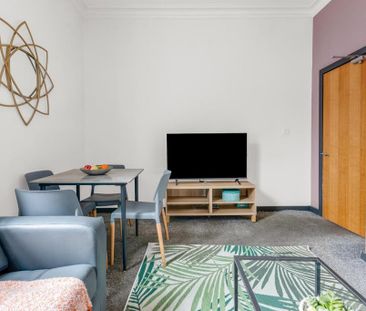 5 bedroom flat to rent - Photo 3