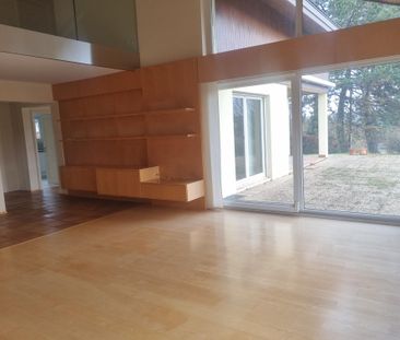 Location Maison 203.9 M² SIERENTZ 2 280 € - Photo 4