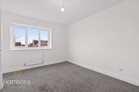 2 bedroom semi-detached house to rent - Photo 5